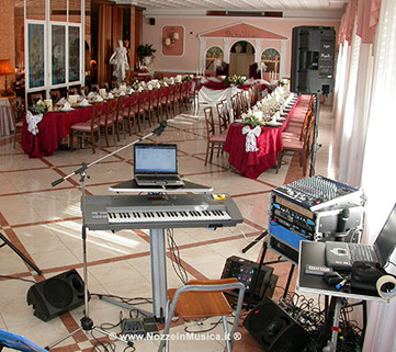 Postazione musicale picola per servizio deejay