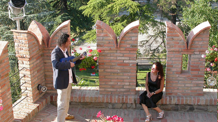 Serenata a domicilio per compleanno, anniversario, prematrimoniale, San Valentino